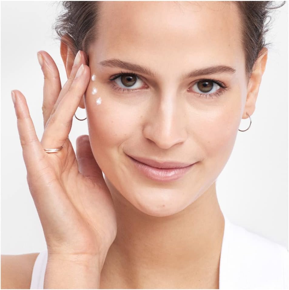 Olay Retinol 24 MAX Eye Cream with 40% More Retinol Complex, Olays Strongest Retinoid Complex 15ml