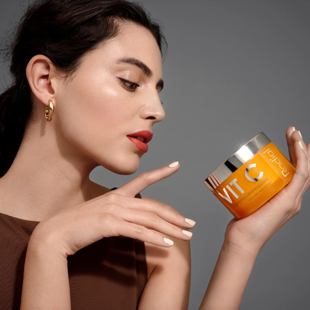Rodial Vit C Brightening Cleansing Pads - Toning and Purifying Pads, Resurfacing Pads for Day and Night, Vitamin C to Illuminate, AHA Acids to Exfoliate and Salicylic Acid to Tighten Pores