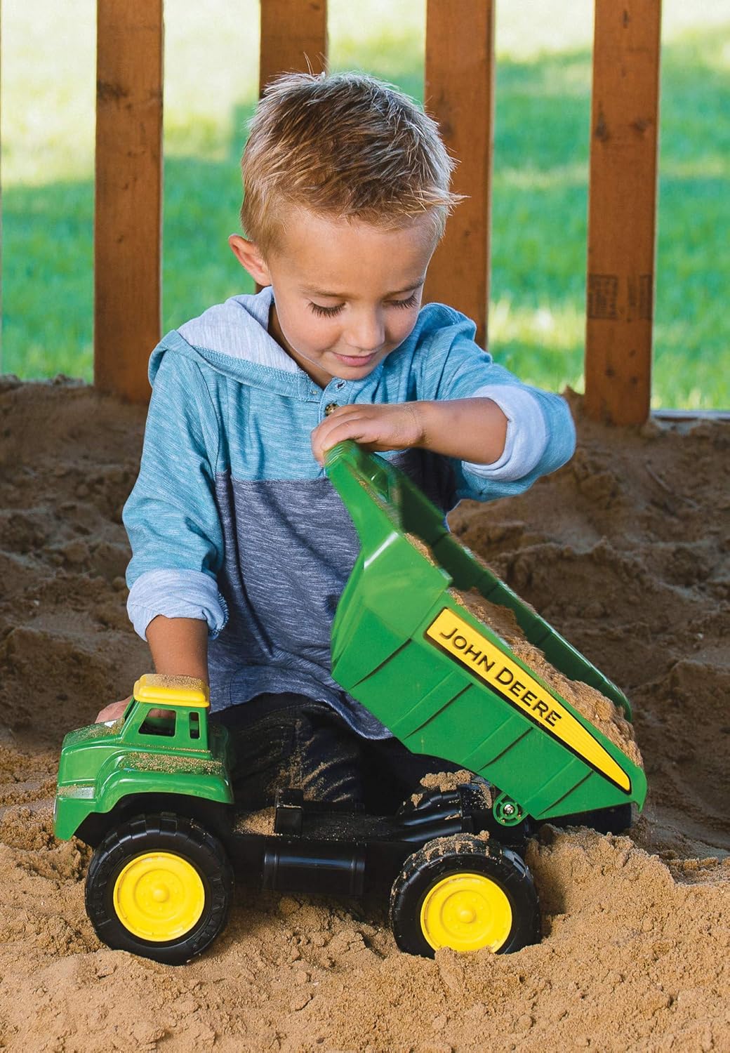 John Deere 15" Big Scoop Dump Truck with Sand Tools
