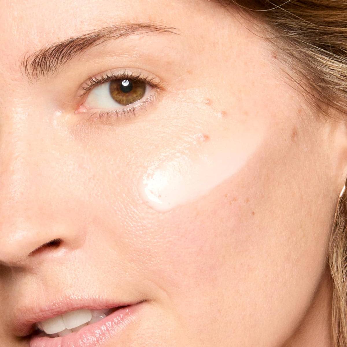 Honest Beauty Honestly Pure Nightly Retinyl Serum | Moisturizes, Exfoliates, Reduces Fine Lines + Wrinkles | Retinyl Linoleate + Hyaluronic Acid | Vegan + Cruelty Free | 1 fl oz