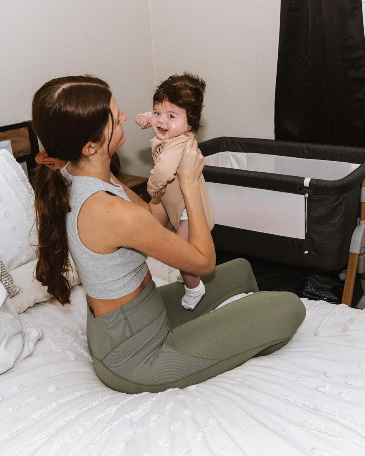 HARPPA Baby Bassinet, Bedside Crib 3 in 1 Bedside Sleeper(Mosquito Net Included), Five-Position Adjustable Bedside Cribs with Mattress for Newborns, Portable Bassinet with Anchor Strap (Grey)