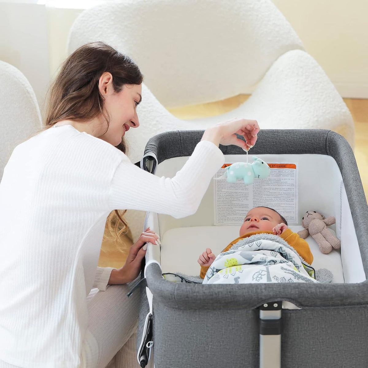 Bedside Baby Bassinet with Mosquito Net, Storage Basket & Travel Bag – 6 Adjustable Heights, Lightweight Aluminum Portable Sleeper for Newborns 0-5 Months