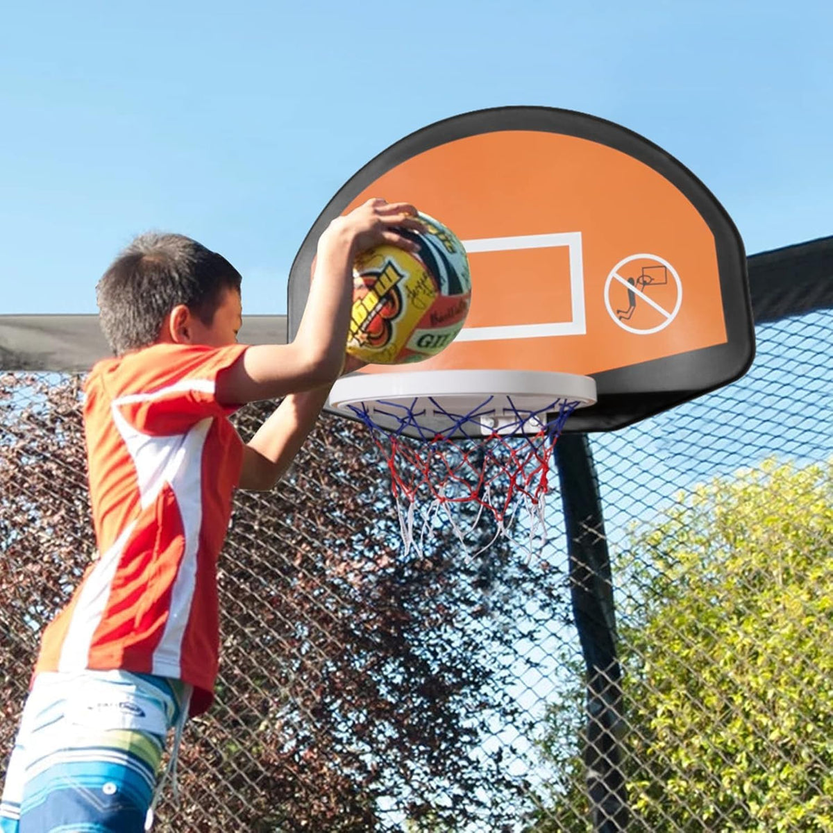 8FT Trampoline for Kids with Safety Enclosure Net，Outdoor Trampoline with Basketball Hoop